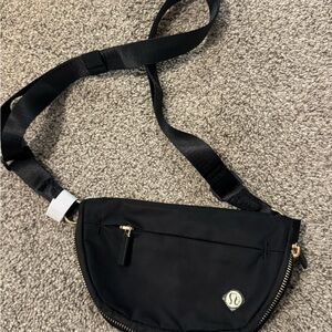 lululemon all night festive 2l bag